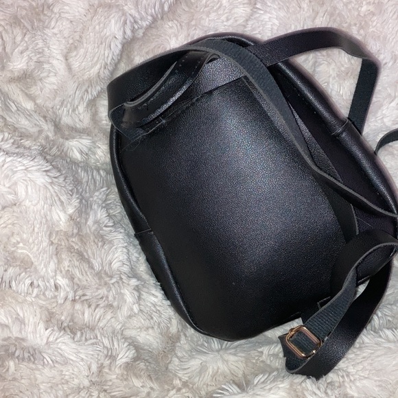 Cute mini BAGS 💜💚❤️ - Picture 8 of 17